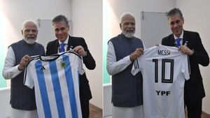 PM मोदी को गिफ्ट में मिली मेसी की टीशर्ट, इंडिया एनर्जी वीक के उद्घाटन में पहुंचे थे प्रधानमंत्री