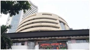 शेयर मार्केट में तेजी: Sensex 60,000 अंकों के पार,400 अंकों से अधिक उछला, निफ्टी 17,750 के करीब बंद हुआ