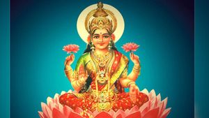 Mahalakshmi Chalisa in Hindi: यहां पढे़ं महालक्ष्मी चालीसा , जानें महत्व और लाभ
