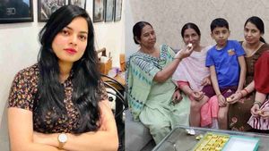 UPPCS परीक्षा पास कर मुरादाबाद की बेटी आयुषी सिंह बनी DSP, पिता की हत्या के बाद ठाना था अधिकारी बनने का   