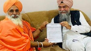 फरीदकोट पहुंचे संत बलबीर सिंह सीचेवाल, विधानसभा अध्यक्ष कुलतार सिंह संधवा से की मुलाकात