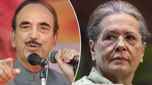Ghulam Nabi Azad: सोनिया क्यों नहीं बनी पीएम, जानें गुलाम नबी आजाद के खुलासे 