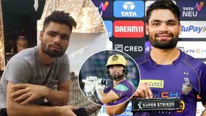 Rinku Singh: क्रिकेटर बनने से पहले रिंकू करते थे सफाईकर्मी का काम, अब कमाते हैं लाखों