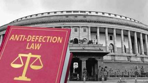 Anti-Defection Law: आखिर क्या है दल-बदल कानून और कैसे विधायक-सांसद की चली जाती है सदस्यता?