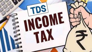 Income Tax Notice: इन गलतियों की वजह से मिल सकता है आयकर विभाग का नोटिस