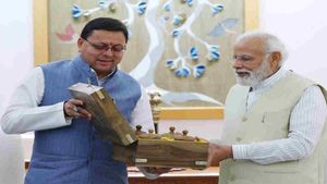 पीएम नरेंद्र मोदी से मिले उत्तराखंड के सीएम धामी, राज्य के विकास में मार्गदर्शन,सहयोग के​ लिए किया आभार व्यक्त