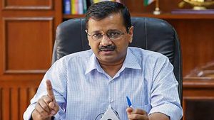जल बोर्ड की बैठक में CM केजरीवाल का बड़ा फैसला, नियमित तौर पर होगी ट्रंक सीवर की सफाई