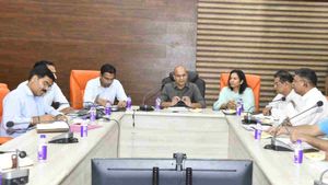 उत्तराखण्ड आपदा प्रबंधन प्राधिकरण ने मानसून से पूर्व की तैयारियों को लेकर की बैठक, अधिकारियों को दिए निर्देश