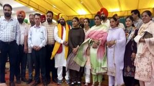 पंजाब:मंत्री हरभजन ईटीओ ने छात्रों को दिया सम्मान, कहा-स्कूलों को रोशन करना मान सरकार की पहली प्राथमिकता