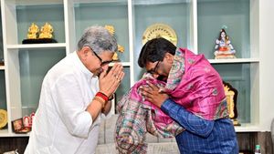 Jharkhand: बीजेपी के खिलाफ विपक्षी मोर्चा हो रहा है मजबूत, CM हेमंत सोरेन से मिलने पहुंचे ललन सिंह