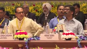 झारखंड CM ने नीति आयोग की बैठक में को-ऑपरेटिव फेडरलिज्म के सिद्धांत पर राज्य के लिए मांगा सहयोग
