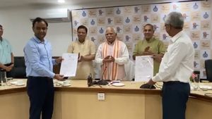 हरियाणा सरकार ने 15.37 एकड़ भूमि लीज पर दी, CM खट्टर भी रहे मौजूद