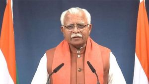 जनसंवाद कार्यक्रम के लिए 3 दिवसीय दौरे पर महेंद्रगढ़ पहुंचे CM खट्टर, लोगों के लिए की कई घोषणाएं