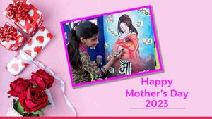 Mother's Day: भावनाओं को भुनाने का दिन बन गया मदर्स डे