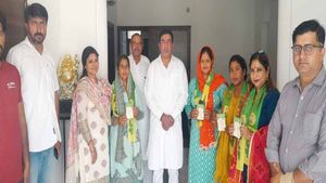 पार्टी की नीतियों से प्रभावित होकर समर्थकों सहित जेजेपी की ज्वाइन