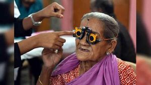 तेलंगाना में होंगे  1.5 करोड़ नेत्र जांच परीक्षण, कांति वेलुगु के तहत होगी जांच