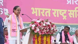 देश को सही दिशा में ले जाने के लिए मेरा साथ दें: महाराष्ट्र बीआरएस इकाई से केसीआर