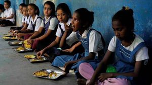 तेलंगाना: मिड डे ​मील में शामिल होगा रागी जावा, 16 लाख से अधिक छात्राएं होंगी लाभांवित
