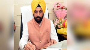 मंत्री हरभजन सिंह ETO ने किया PSPCL कर्मचारियों का मसला हल, वेतन में कोई कटौती न करने के हुक्म