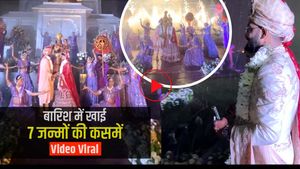 बारिश में शादी करते हुए जोड़े का Video Viral, परफेक्ट अरेंजमेंट को देखकर यूजर्स बोले- 'वाह'