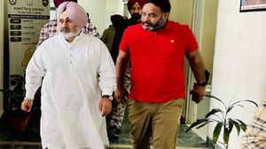  कैबिनेट मंत्री चेतन सिंह जोड़ामाजरा ने सरकारी दफ्तर में मारा छापा, दिया सख्त निर्देश