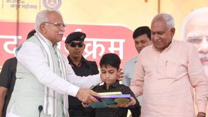 सीएम खट्टर का ऐलान, 'PM आवास योजना के तहत हरियाणा में बनाए जाएंगे 1 लाख मकान'