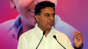'तेलंगाना में शहरी परियोजनाओं के लिए फंड जारी करे केंद्र', हरदीप पुरी से केटीआर ने उठाई मांग