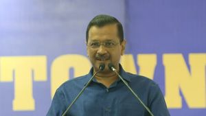 दिल्ली सरकार लाने जा रही क्लाउड किचन योजना, 4 लाख लोगों को मिलेगा लाभ