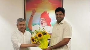 हरियाणा के डिप्टी सीएम दुष्यंत चौटाला रेल मंत्री अश्विनी वैष्णव से मिले