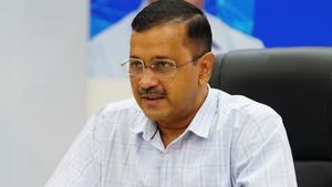 दिल्ली सरकार टिन शेड वाले स्कूलों का कर रही कायापलट, जानिए सीएम अरविंद केजरीवाल ने क्या कहा?