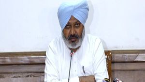 फर्जी SC सर्टिफिकेट के आधार पर सरकारी नौकरी पाने वालों की होगी जांच, 93 शिकायतों की 15 दिनों में होगी जांच
