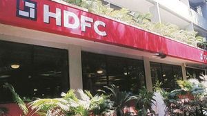 HDFC बैंक के अधिकारी का वीडियो लीक, टार्गेट नहीं पूरा होने पर दी भद्दी-भद्दी गालियां, हुआ सस्पेंड 