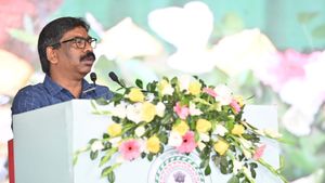 Jharkhand News: इस गांव में ऊंची जातियों के लोग दलितों को नहीं भरने देते कुएं से पानी,सीएम ने लिया ये एक्शन