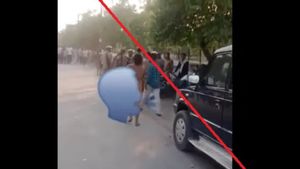 Fact Check: मणिपुर में पुलिस की बिना कपड़े पहने महिला से झड़प? जानें वायरल वीडियो का सच