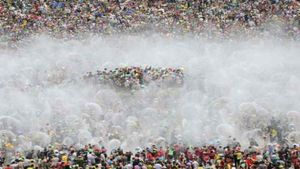 Tiananmen Square: जब चीन में लोकतंत्र की मांग कर रहे नागरिकों पर चढ़ा दिए गए टैंक  