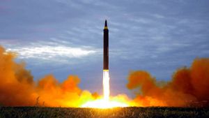 Nuclear Bombs: 12,512 परमाणु बम बना चुकी है दुनिया, पाकिस्तान और चीन बढ़ा रहे हैं परमाणु हथियार