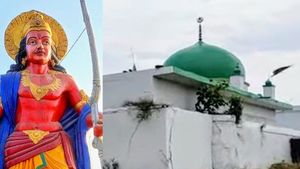 Mosque at Nishadraj Fort: भयउ विषाद निषादहि भारी