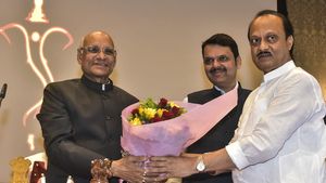 Ajit Pawar: महाराष्ट्र में सत्ता के खेल में पर्दे के पीछे की कथा 