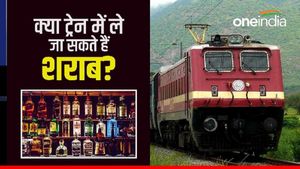 क्या ट्रेन में शराब ले जा सकते हैं, क्या कहता है रेलवे का कानून?