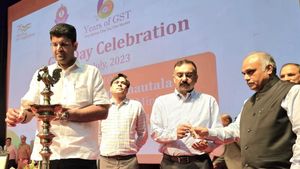 मेरा बिल मेरा अधिकार योजना से करदाताओं को मिलेगा प्रोत्साहन: दुष्यंत चौटाला