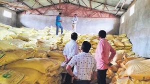 बीज और उर्वरक की अवैध बिक्री पर ओडिशा सरकार सख्त, कई बिक्री केंद्रों पर छापेमारी