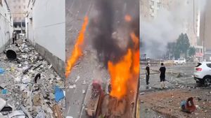Pakistan Blast Video: जोरदार धमाके से कांपा पूरा इलाका, आतंकियों ने लोगों की भीड़ को बनाया निशाना, Video