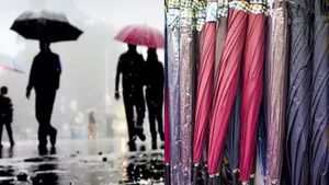 ये हैं बारिश में चलने वाले 5 बिजनेस, होगी बंपर कमाई, देखें पूरी लिस्ट एक जगह