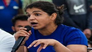 एशियन गेम्स में ट्रायल विवाद पर साक्षी मलिक ने तोड़ी चुप्पी, सरकार की ओर से आए फोन को लेकर किया बड़ा खुलासा