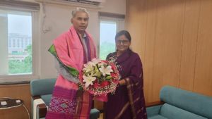 तेलंगाना के मुख्य सचिव की केंद्रीय सचिवों से मुलाकात, लंबित मुद्दों के समाधान की अपील