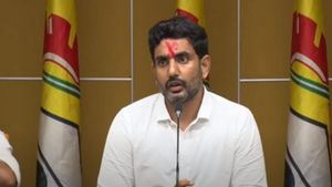Yuva Galam Padayatra: सीएम जगन पर नारा लोकेश का हमला, कहा- उनके राज में पुलिसकर्मी भी सुरक्षित नहीं