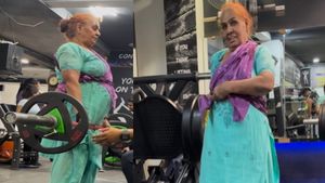 VIRAL VIDEO: बुढ़ापे में महिला को चढ़ा बॉडीबिल्डिंग का खुमार, 68 की उम्र में उठाती है भारी वजन