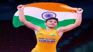 अंडर-20 विश्व खिताब जीतने वाली पहली भारतीय महिला पहलवान बनीं अंतिम पंघाल, माता पिता और कोच को दिया श्रेय