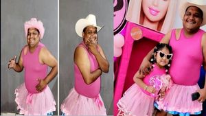  बेटी ने किया चैलेंज तो पिंक ड्रेस में Barbie देखने थियेटर पहुंचे पापा,  Photos देख लोग बोले 'प्‍यारे पापा'
