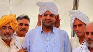 ग्रामीण विकास के लिए सरकार के पास धन की कोई कमी नहीं: दुष्यंत चौटाला